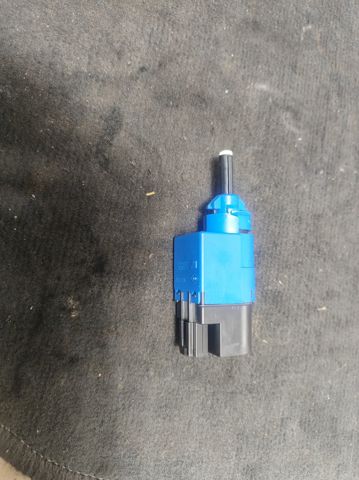 Датчик включення зчеплення 253256730R RENAULT