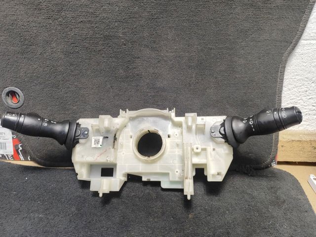 Перемикач підрульовий 255670017R RENAULT