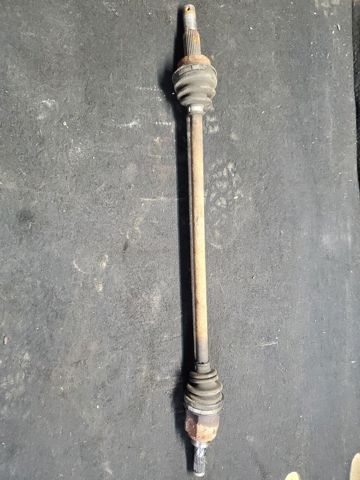 Привід задній 39600CA000 NISSAN