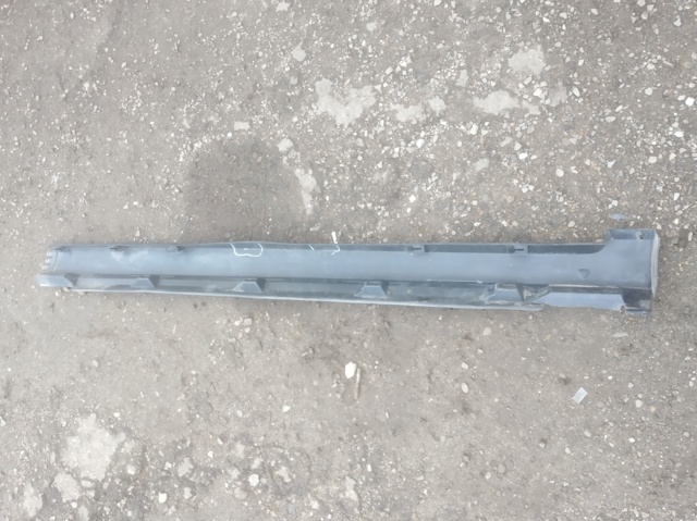 Накладка зовнішня (молдинг) порога, лівий 3C0853855B VAG