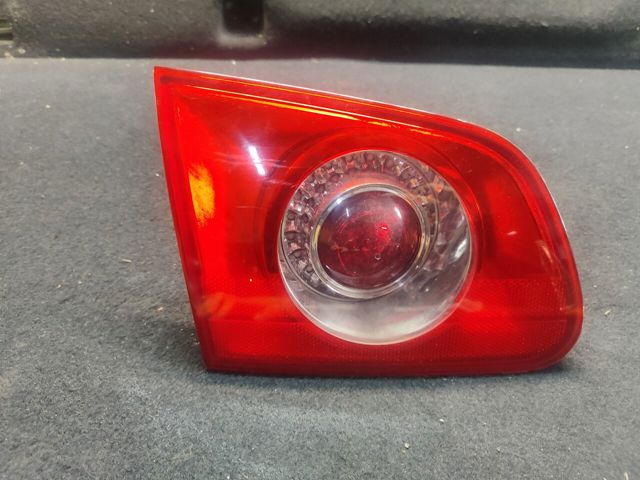 Задня ліва внутрішня фара 3C9945093 VAG