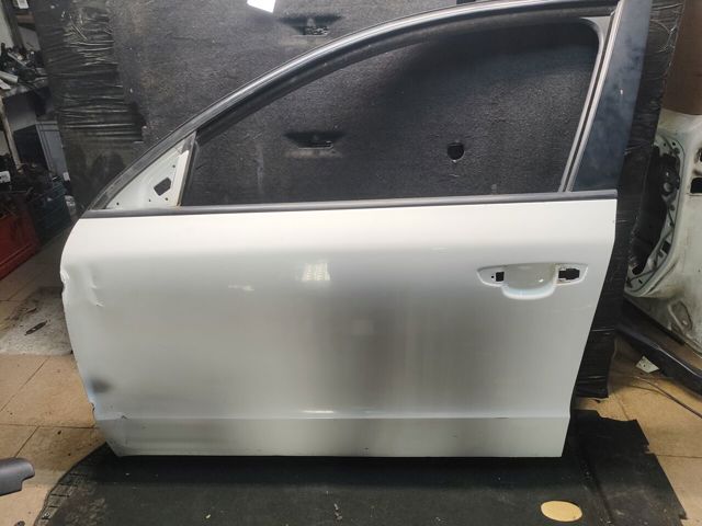 Водійські двері 3T0831055 VAG