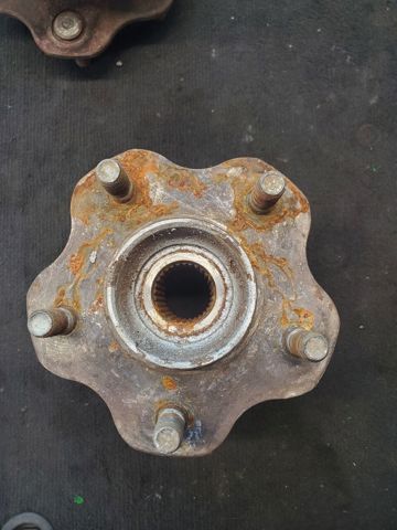Маточина задня 43202CA000 NISSAN