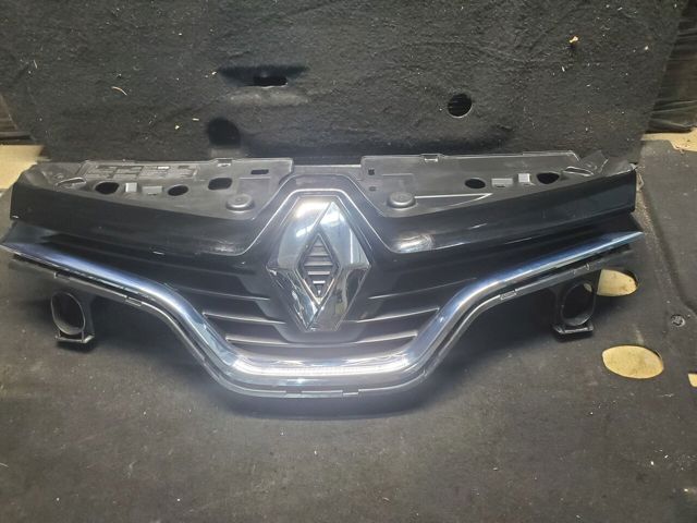 Решітка радіатора 623102335R RENAULT