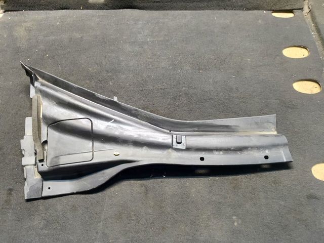 Водостік лобового скла, жабо 66862CA000 NISSAN