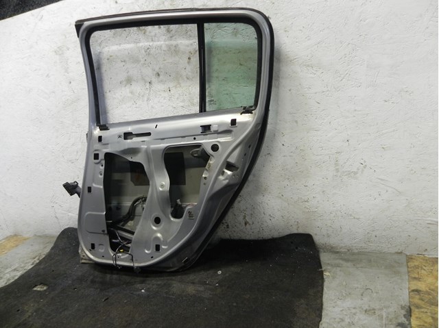 Двері задні в зборі 7751475036 RENAULT