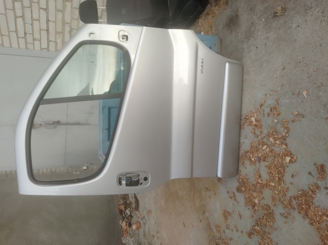 Дверка передня права 7751478601 RENAULT
