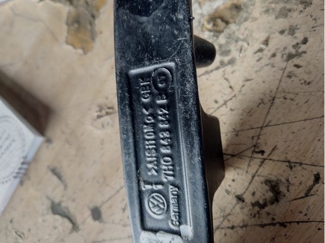Відбійник зсувних дверей, верхній 7H0843842B VAG