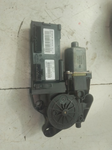 Привід ліфта задній 807315510R RENAULT