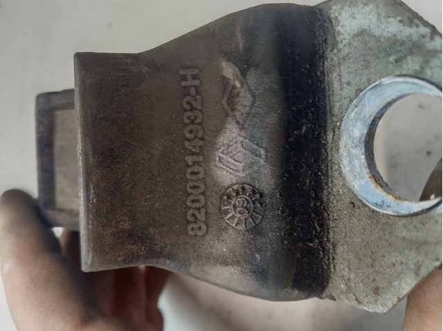 Ліва опора двигуна 8200014932 RENAULT