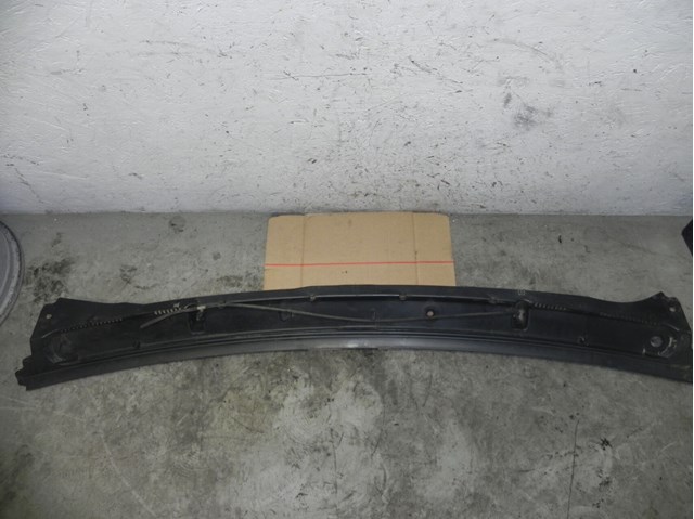 Водостік лобового скла, жабо 8200020540 RENAULT