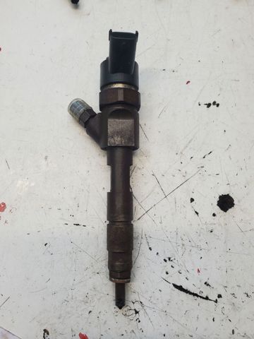 Форсунка вприску палива 8200100272 RENAULT