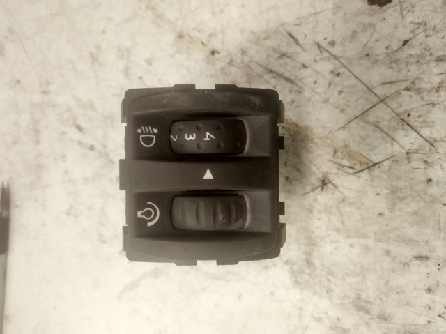 Кнопка коректора фар 8200121805 RENAULT