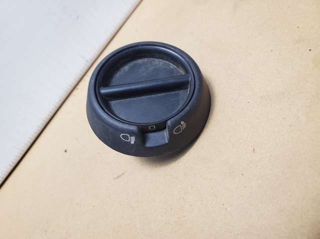 Кнопка коректора фар 8200128309 RENAULT