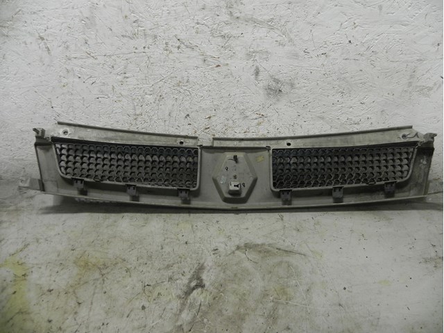 Решітка 8200233765 RENAULT