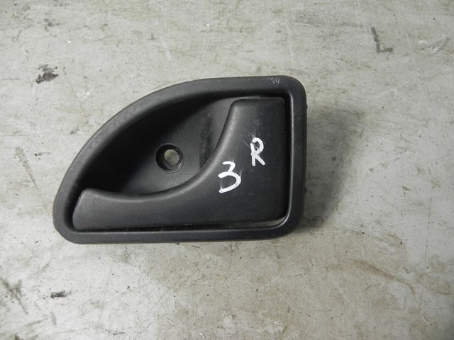 Ручка передньої двері внутрішня права 8200247803 RENAULT