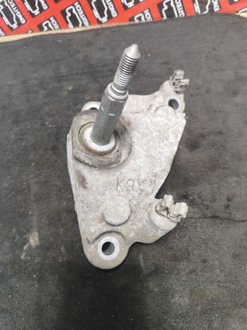 Кронштейн подушки (опори) двигуна, лівої 8200277203 RENAULT