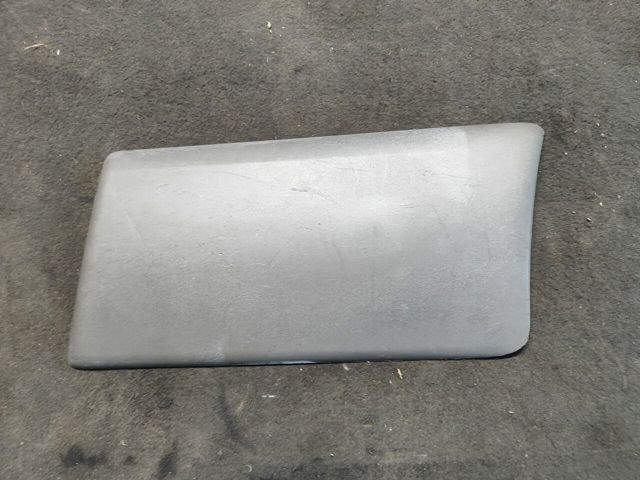Накладка заднього лівого крила 8200326365 RENAULT