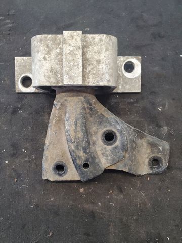 Права подушка мотора 8200420742 RENAULT