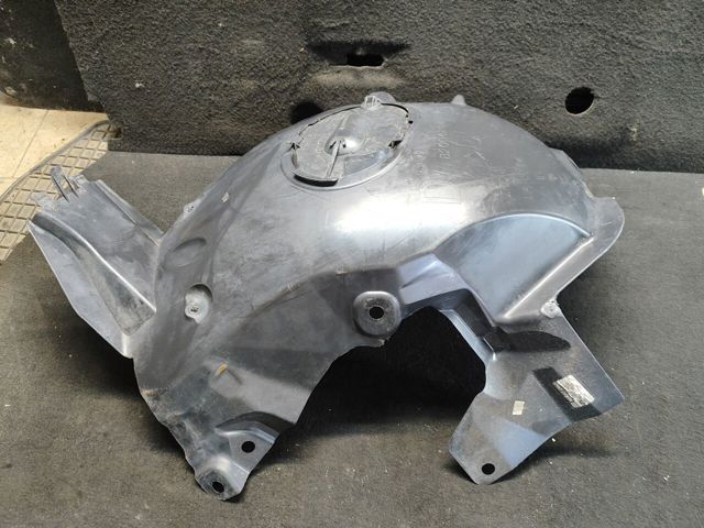 Підкрилок переднього крила, правий передній 8200426495 RENAULT