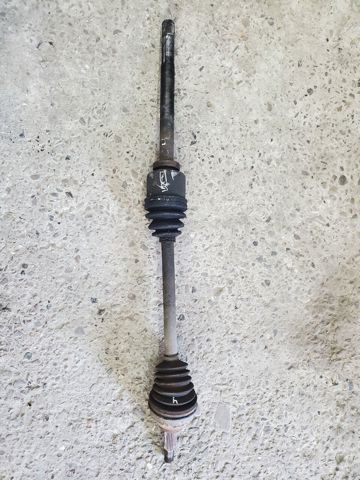 Привід правий 8200452268 RENAULT