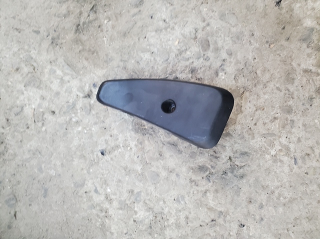 Ручка задньої (двостулкової) двері права внутрішня 8200522398 RENAULT