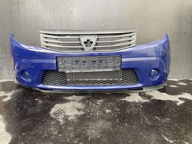 Буфер (бампер) передній 8200526596 RENAULT