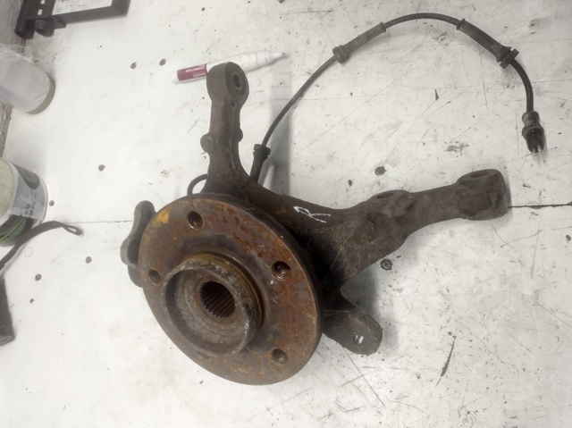 Цапфа - поворотний кулак передній, правий 8200630533 RENAULT