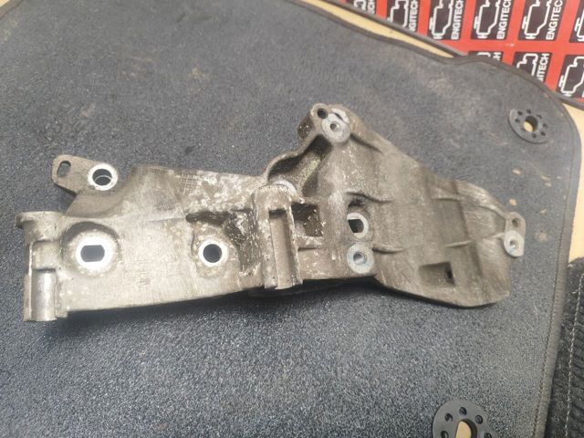 Кронштейн генератора (натяжний) 8200669495 NISSAN