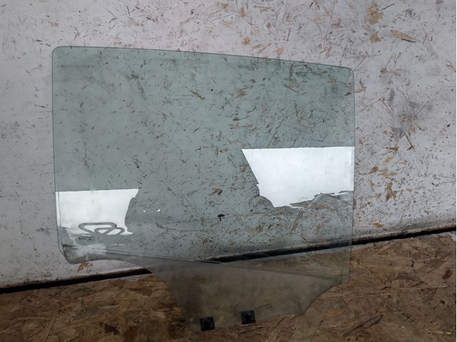 Б/у стекло задней правой двери dacia sandero хечбек  (2010) код: нф-00006028 8200733046