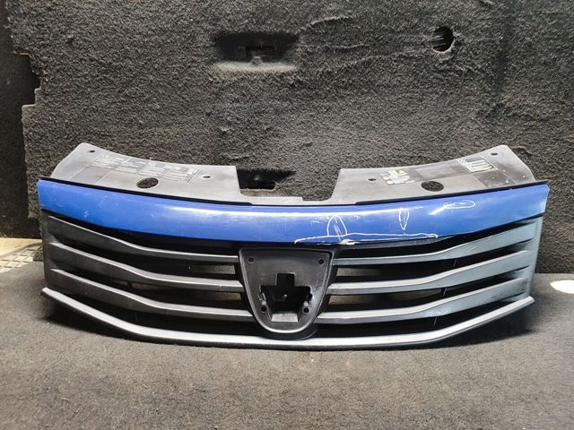 Облицювання радіатора 8200735104 RENAULT