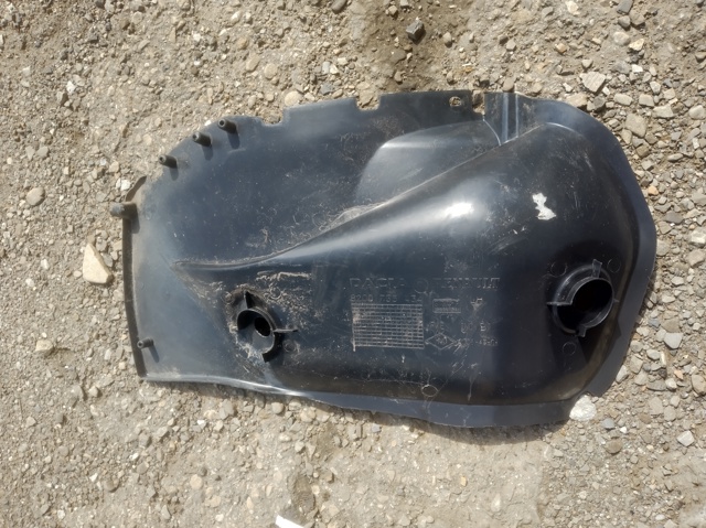 Підкрилок задній лівий 8200735434 RENAULT