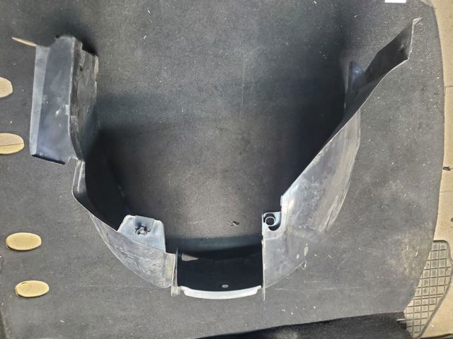 Підкрилок передній лівий 8200735438 RENAULT