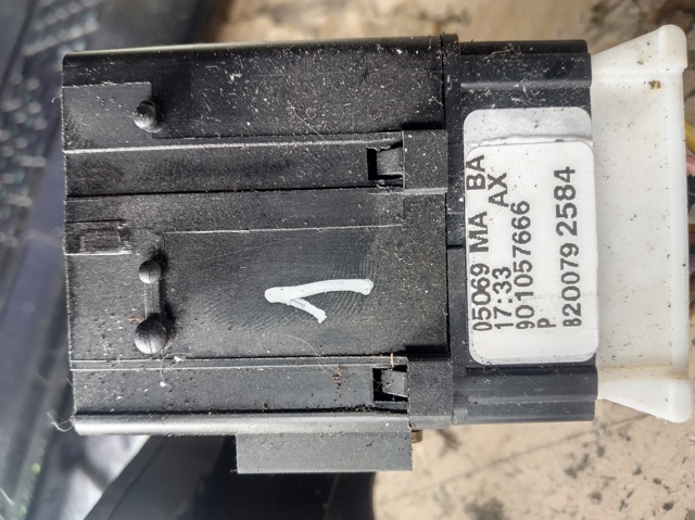 Перемикач підрульовий, правий 8200792584 RENAULT