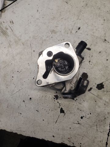 Насос вакуумний 8201005306 RENAULT