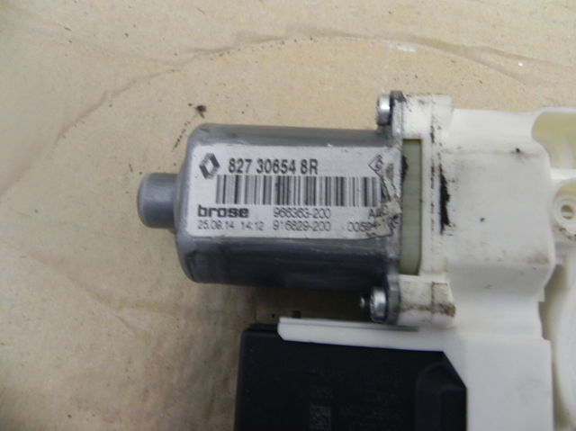 Мотор склопідйомника дверей задніх, правих 827306548R RENAULT