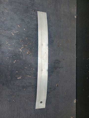 Балка бампера переднього 8P3807113A VAG