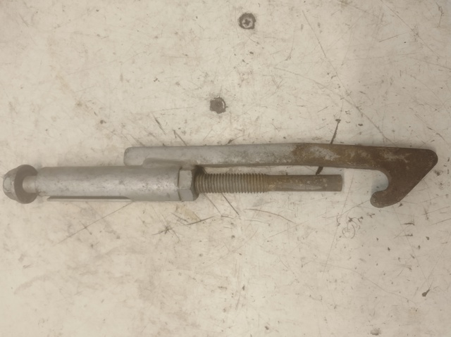 Кронштейн запаски 9014000470 MERCEDES