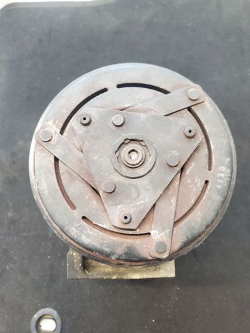 Компресор кондиціонера 926000217R RENAULT