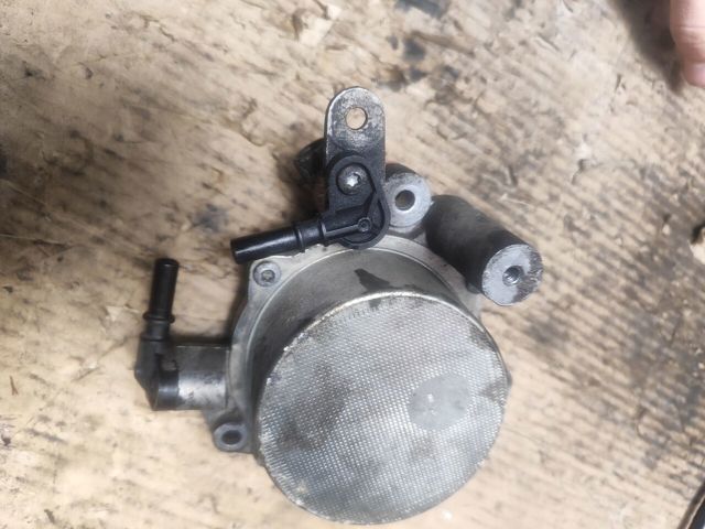 Насос вакуумний 9673836180 PEUGEOT