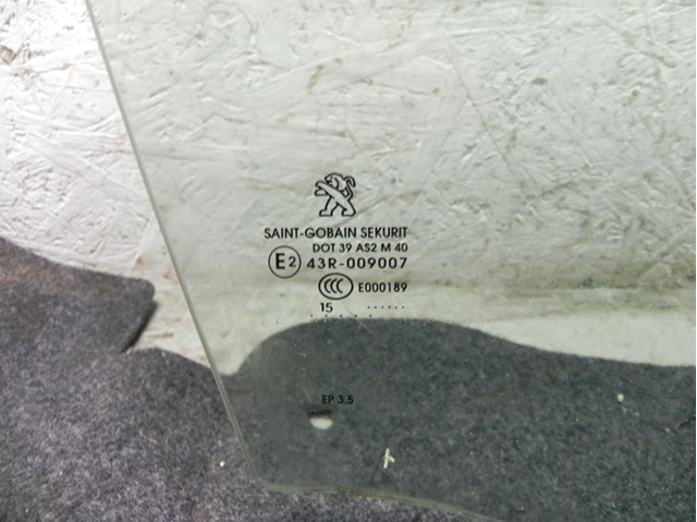Скло пасажирських дверей 9677867580 PEUGEOT