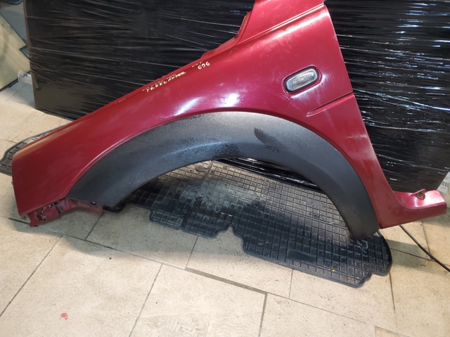 Переднє ліве крило ASB490070 LAND ROVER
