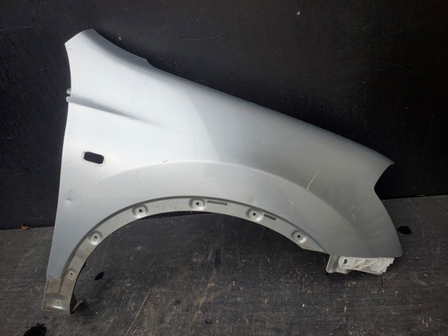Переднє праве крило F3100JD0M0 NISSAN