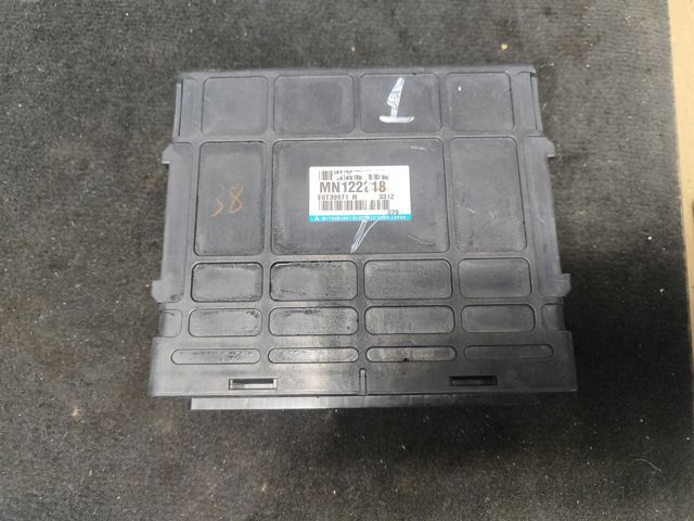Блок двигуна MN122218 MITSUBISHI