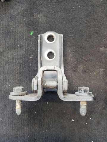 Петля заднтої двері, правої MR302270 MITSUBISHI