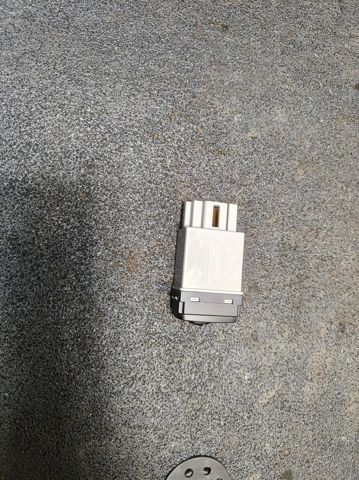 Кнопка коректора фар MR506482 MITSUBISHI