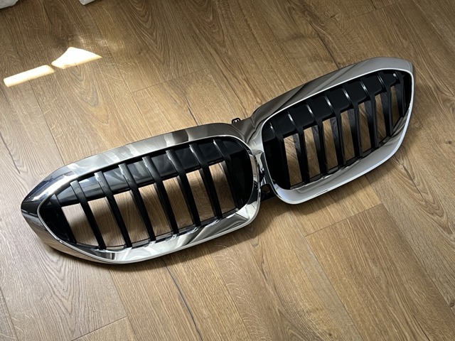 Решітка 51138075666 BMW