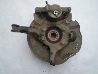 Кулак поворотний передній правий 4321158010 TOYOTA
