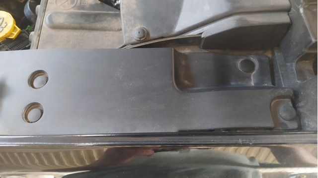 Ущільнювач крила 55112651AA CHRYSLER