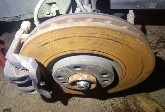 Диск переднього гальма 68249840AA CHRYSLER
